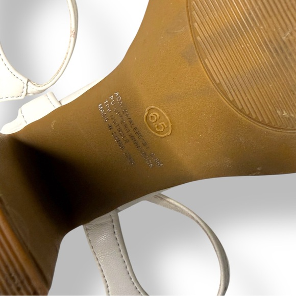 Steve Madden White Block Heel Sandals - Picture 6 of 6